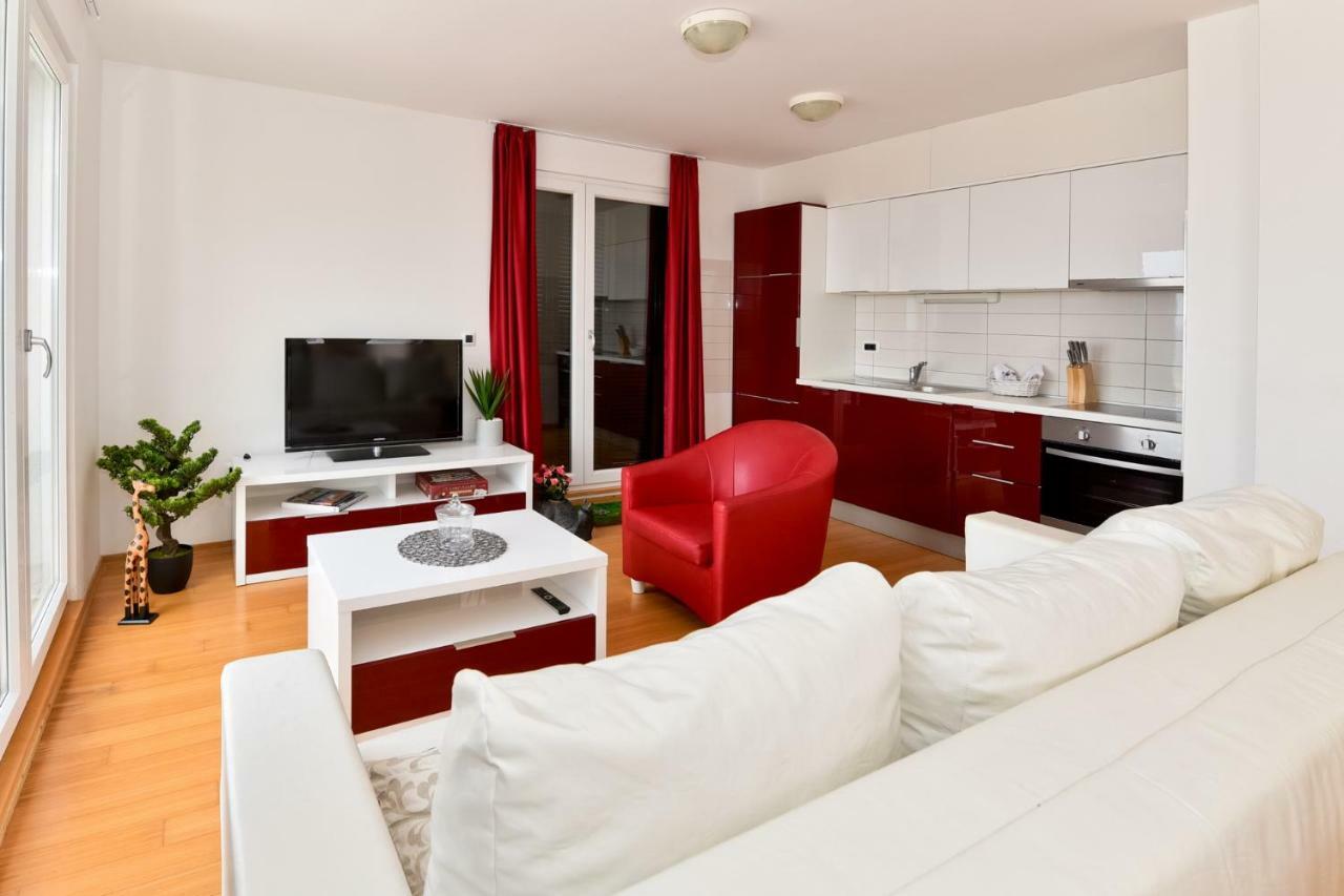 Apartmani Astrado Petrcane Exterior photo